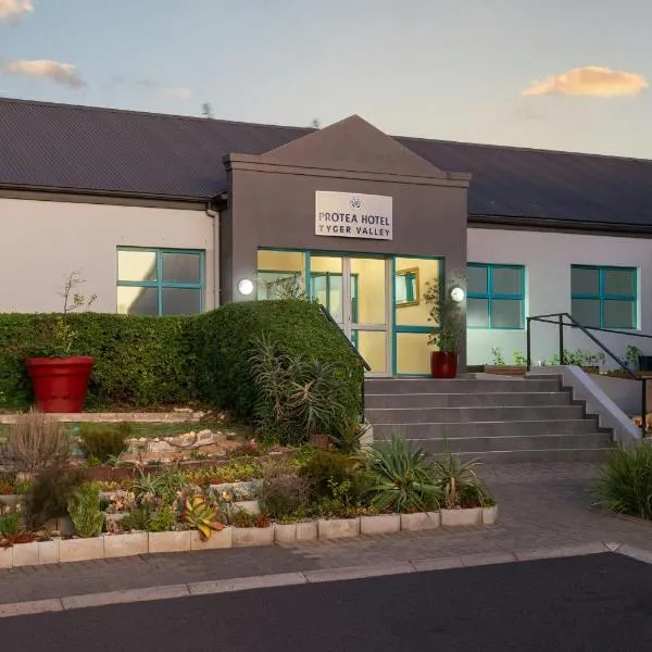 Protea Hotel by Marriott Cape Town Tyger Valley، فندق في بيل فيل