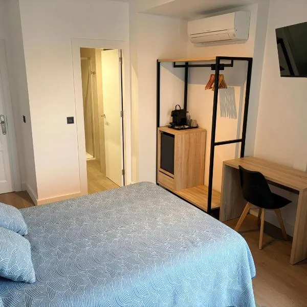 Hostal Juan Carlos, hotel u gradu Karboneras