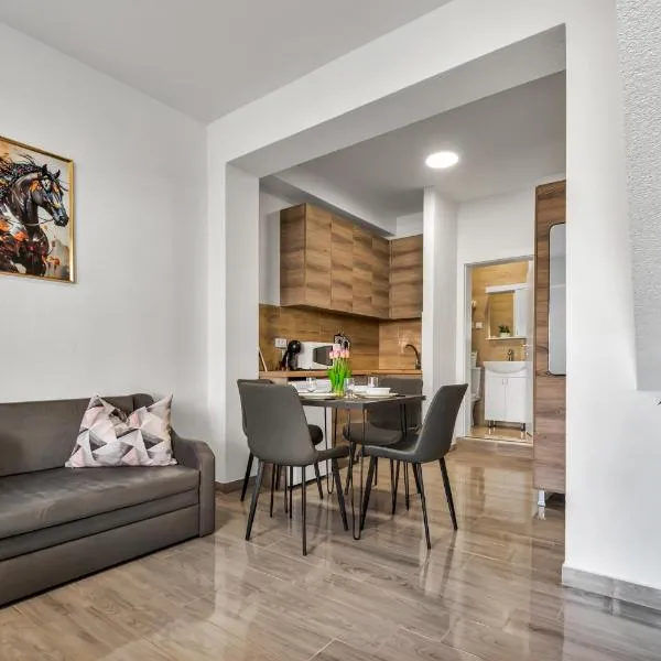 Daris Apartments โรงแรมในโอครีด