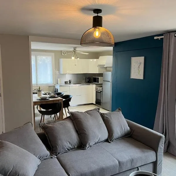 Logement indépendant avec jardin, hotel u gradu Bon