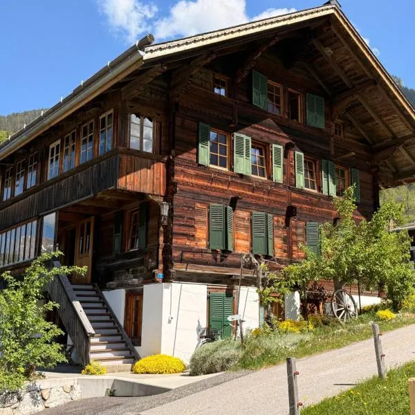 Blüemlisalp-Huus im Kiental, hotelli kohteessa Kiental