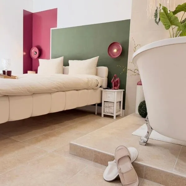 La Suite Bohème Émeraude, hotel v destinaci Évreux