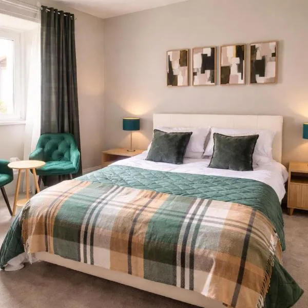 Station Hotel, hotel din Burghead