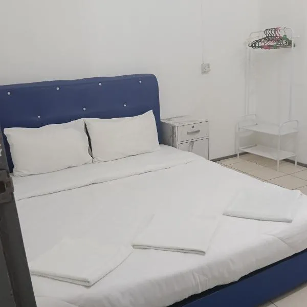 Mulu D Cave Homestay Room 2, хотел в Мулу