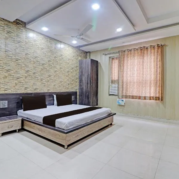 Grand Townhouse, hotel din Palwal