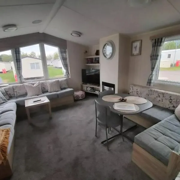 Seton Sands caravan close to Edinburgh: Port Seton şehrinde bir otel