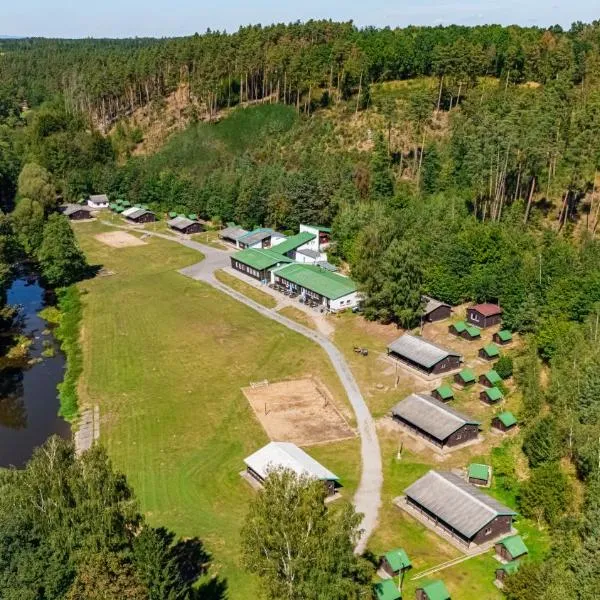 Varvažov - chatky u řeky, hotel a Varvažov