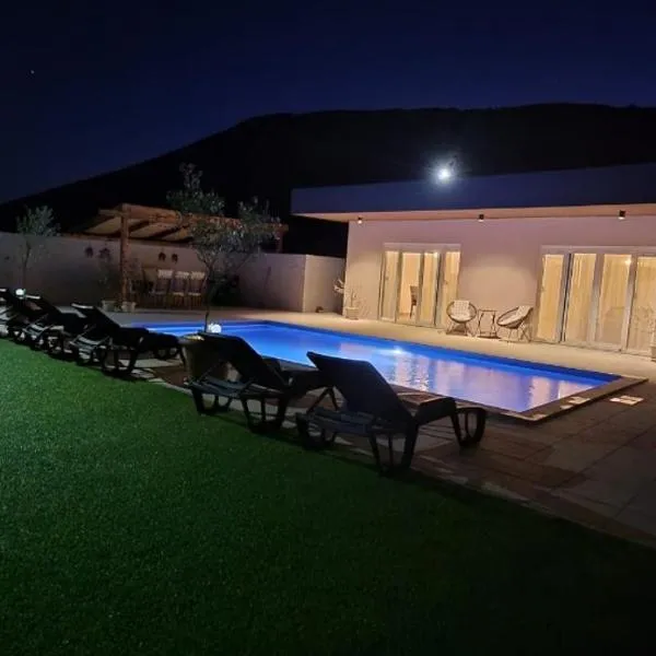 Villa LAKE Mostarsko jezero, hotelli kohteessa Mostar