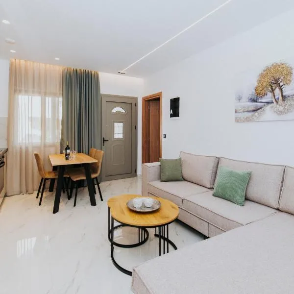 Cala Modern Living - 5 min to beach: İstanköy'de bir otel