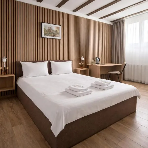 Confort INN, Hotel in Otopeni