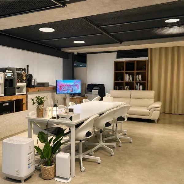 Orago Stay Hotel, hotel em Suwon