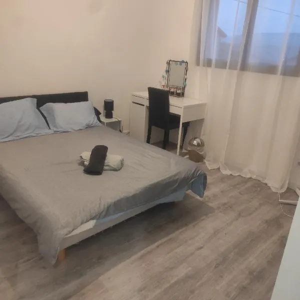Chambre spacieuse #3, hotel v destinácii Clonas-sur-Varèze