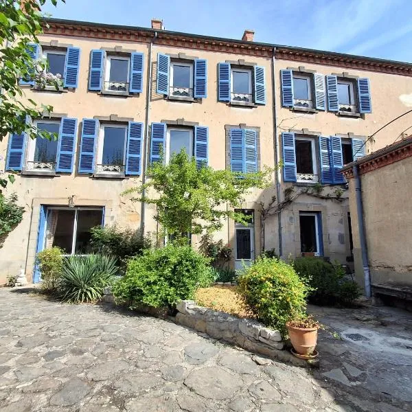Saint-Germain-Lembron에 위치한 호텔 Villa Toscane