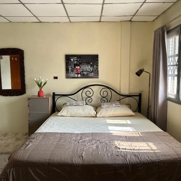 The Station Hostel, hotel in Sathani Ayutthaya