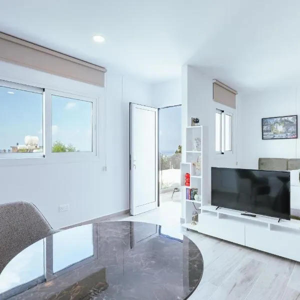 Modern Sea View Apartments Peyia، فندق في بييا