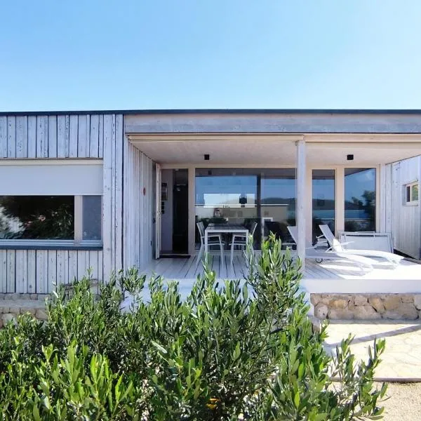 Camp Buqez 45 - Villa Artica, hotel u gradu Pakoštane