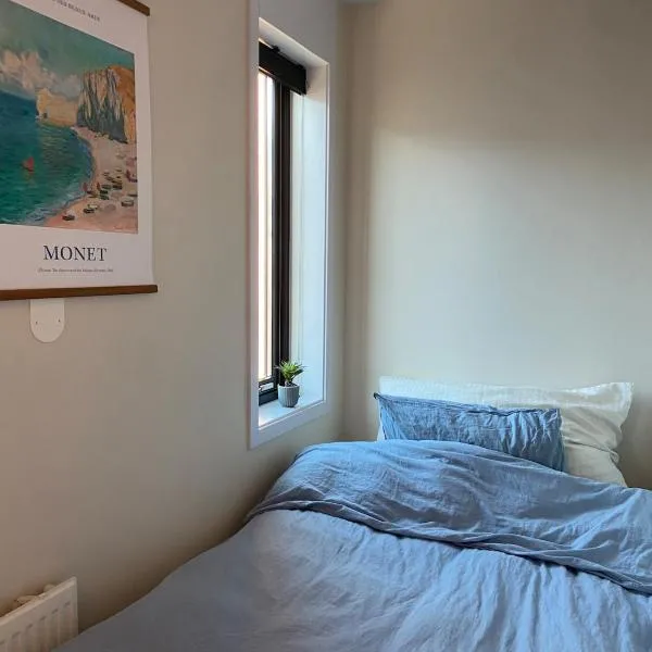 Sentral og sjarmerende studioleilighet i Oslo, hotell i Oslo