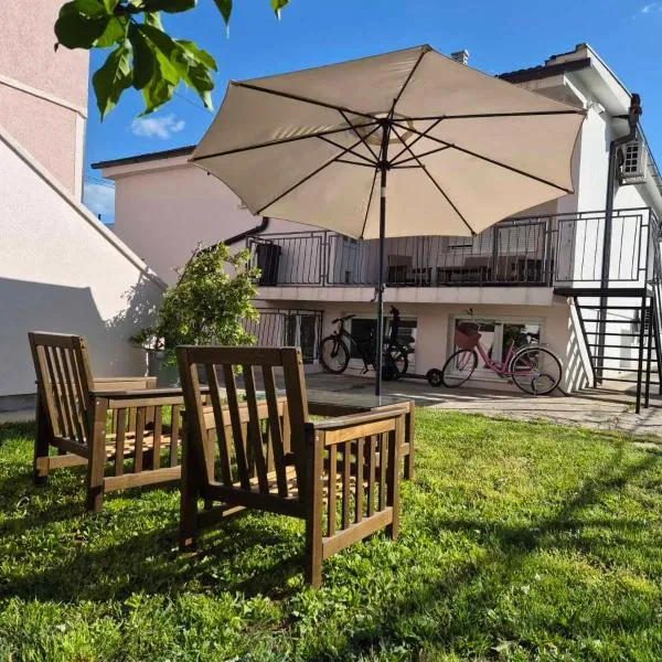 City House Podgorica - Cozy Rooms & Good Vibes, hotel din Podgoriţa