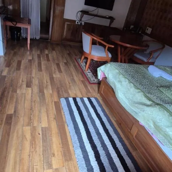 Naksang Resort, viešbutis mieste Tavangas
