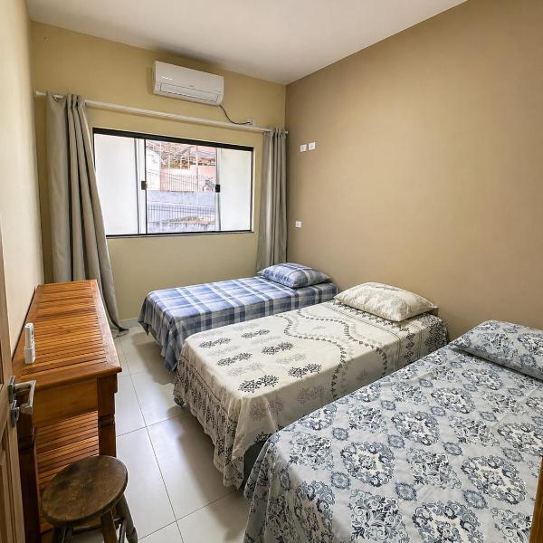 Casa com Ar Condicionado e Churrasqueira a 800m da Praia
