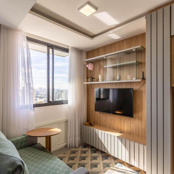 Apartamento ensolarado em condomínio clube