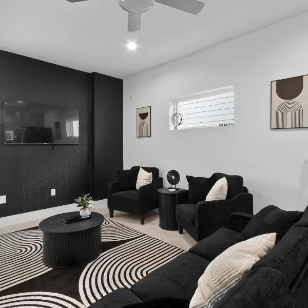 Stylish 3 Bedroom Rental - Just Minutes from Dowtown Houston, khách sạn ở Houston