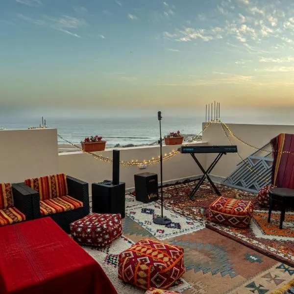 Sound of the Ocean Hostel, hotel in Tamraght Ouzdar