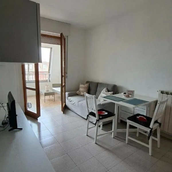 Luna Apartment vicino M2 e Forum Assago, hotel ad Assago