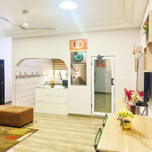 Fofana Luxury Apartments, hotel a Sotuom