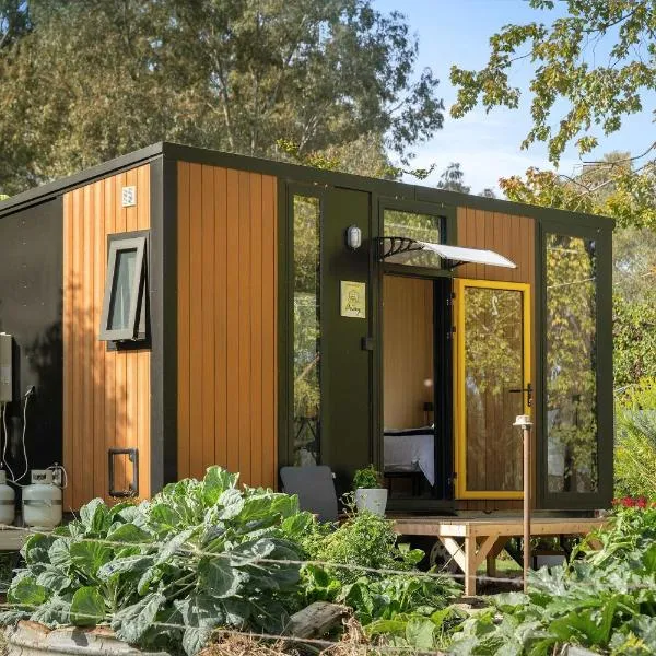 Tea Garden Creek Farm Retreat 2 by Tiny Away, hotel i Milawa