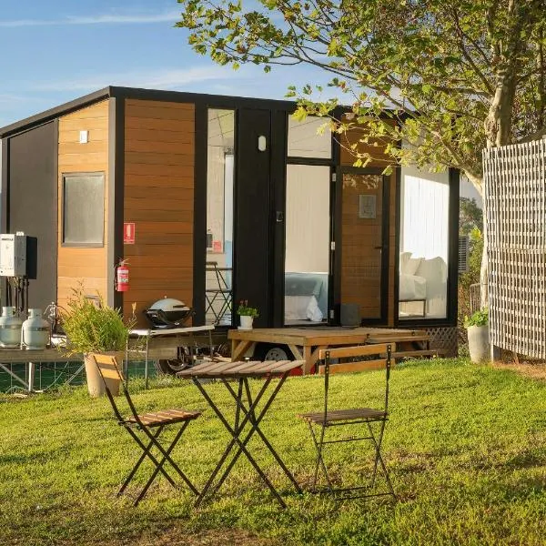 Nichol Road Hideaway at Annies Retreat by Tiny Away, hotel di Yackandandah