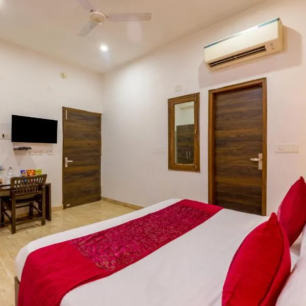 Hotel Serene Suites, מלון בניו דלהי
