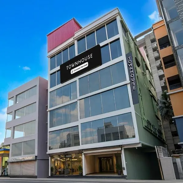 Super Townhouse Madhyamgram Chowmatha Bus Terminal Kolkata Formerly Star Guest House: Dohāri şehrinde bir otel