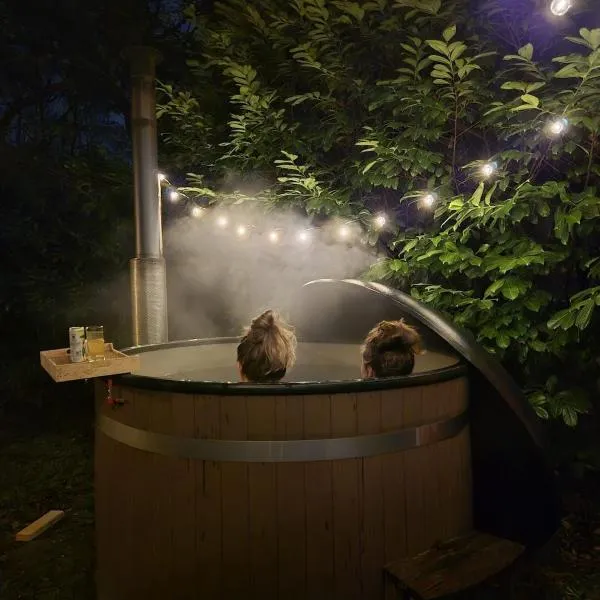 Chalet Reelax hottub en vrij uitzicht over het bos, hótel í Diessen