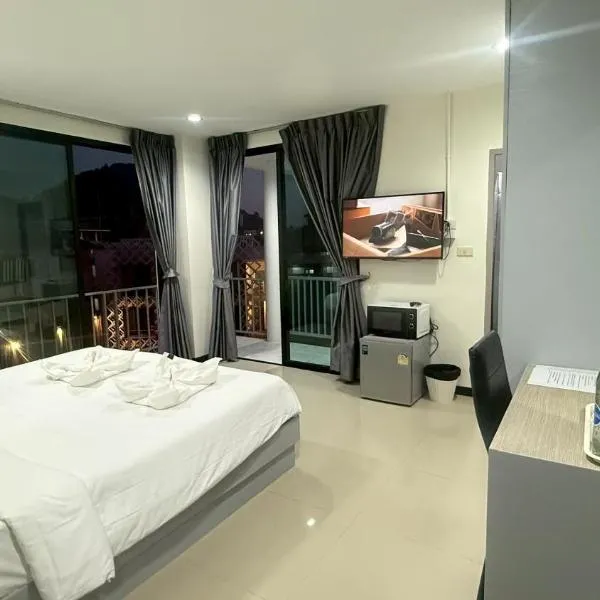 Yanud Residence, hotel i Phuket