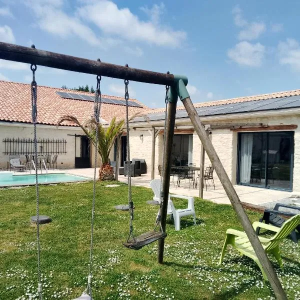 Gite Sud Deux Sevres, hotel v mestu Marigny