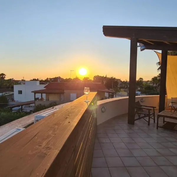 Sun Tower beach apartments, hotel u gradu Macara del Valo