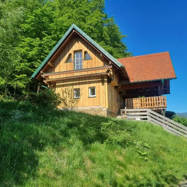 Kuscheliges Blockhaus in Alleinlage mit Traumaussicht, готель у місті Штайнц