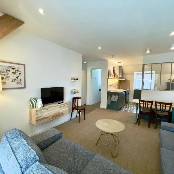 Charmant appartement dans une résidence privée proche Mont St Michel, hotel in Avranches