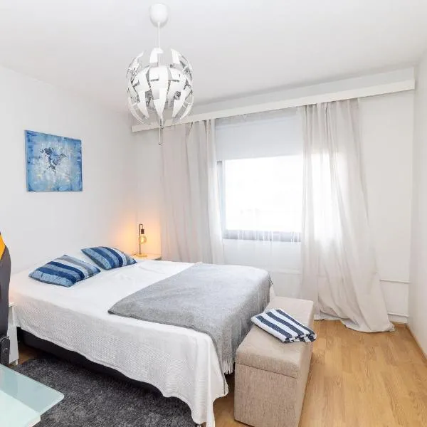 One-bedroom apartment with free parking, hotell Oulus