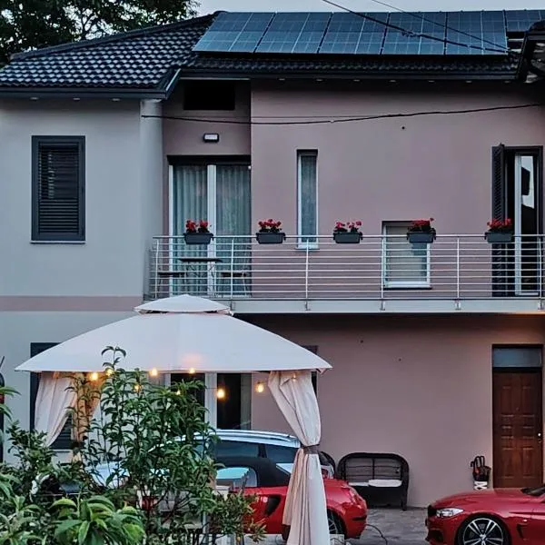 Holiday Home Varese- Family & Group stay with private parking โรงแรมในวาเรเซ
