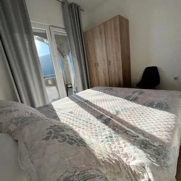Helena Apartments, hotel in Herceg-Novi