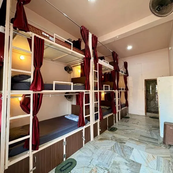 Viesnīca 5 Star Yatri Vishram AC & Non AC Dormitory pilsētā Džabalpura