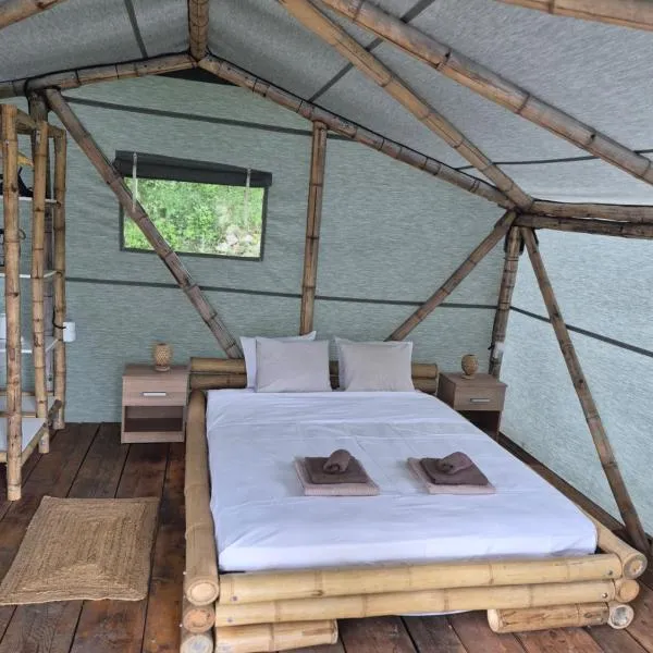 Bamboo glamping, Hotel in Kotor