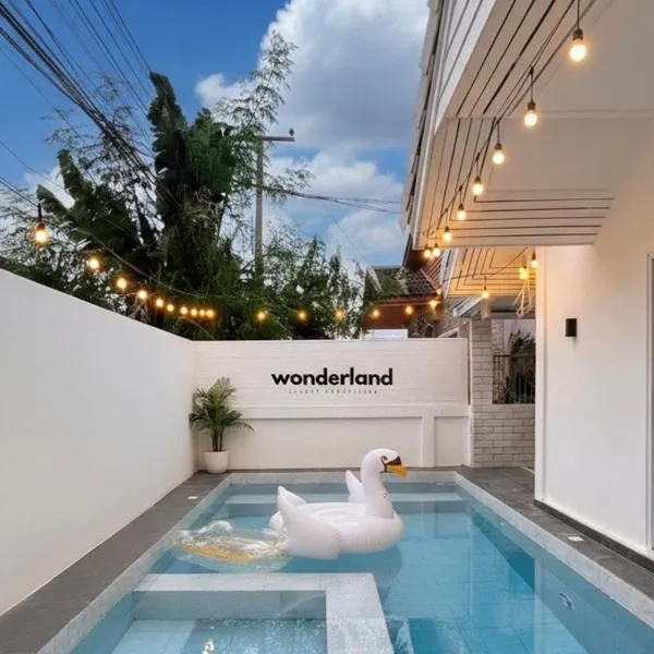 Wonderland Moonstone 4 Bedroom Luxury Pool Villa, готель у місті Паттайя (південь)