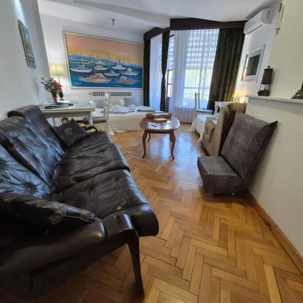 Apartmani CARDAK, hotel sa Paša Bunar