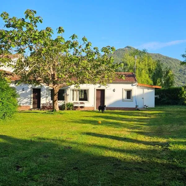 Granja Santa Ana, vacas y playa, khách sạn ở Santoña