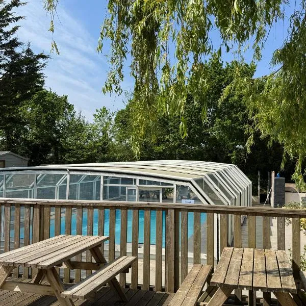 Camping Le Neptune, hotell i Lanloup