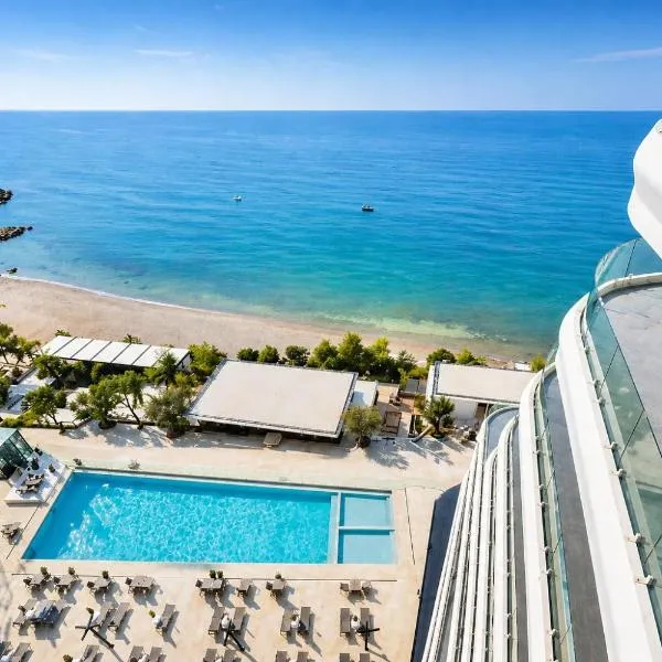 Eddy's Luxury Suites - Ilyonis: Şingin şehrinde bir otel