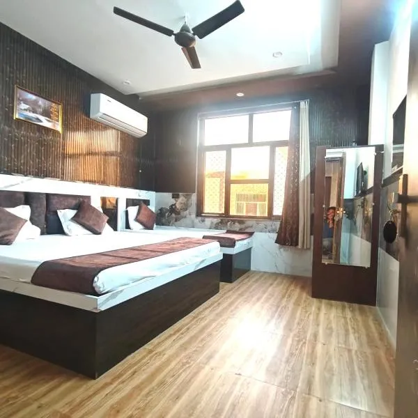 PARADISE VILLA Near Prem Mandir โรงแรมในวรินดาวัน
